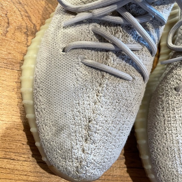 Yeezy Boost 350 V2 Sesame Size 9 main image 4